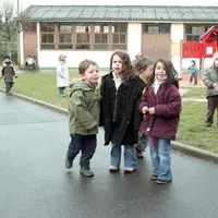 Quatre classes vont fermer, cinq vont ouvrir à la prochaine rentrée dans les écoles.