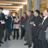 Le président de la FNP, Jean-Michel Serres, a rencontré les éleveurs et responsables syndicaux au Fau de Ladinhac, au Gaec Cantarel.