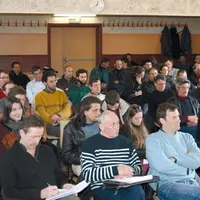 Les participants ont écouté attentivement les données concernant l’agriculture biologique.