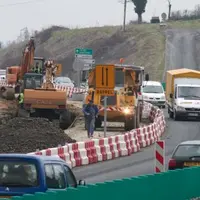 Travaux à la sortie d’Aurillac sur la RD 120, qui va être modernisée de bout en bout.