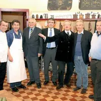 Jean-Luc Petitrenaud entouré de Christian Vabret, Régis Marcon, André Bouyssou, Vincent Descoeur, Pierre Arditi et Thierry Perbet.