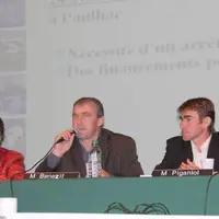 Patrick Bénézit - encadré par Christiane Lambert et Joël Piganiol - a redit l’urgence de recherches poussées sur le campagnol.