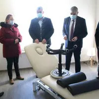 Installée depuis septembre à Lafeuillade-en-Vézie, Amandine Oubbati-Bonhomme, à droite, ne désespère pas de convaincre un autre professionnel de santé