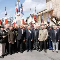 25 anciens d’Algérie et d’Afrique du Nord ont reçu la Croix du combattant, en présence du ministre, du préfet, du député et de nombreux élus.