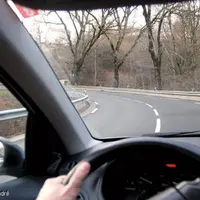 Il faudra encore s’armer de patience avant que les dangereux virages de Sansac-de-Marmiesse ne soient plus qu’un mauvais souvenir.