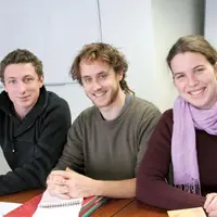 Benoît Serre, Adrien Alet et Bérénice Schouwey : “Les agriculteurs en difficultés sont prêts à tout sacrifier pour continuer d’exploiter”.
