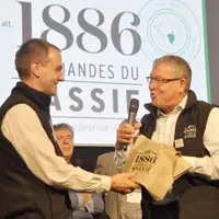 Passage de témoin entre Tony Cornelissen, président du Sidam, structure à l’origine du projet avec la Copamac, et Benoît Julhes, désormais président d