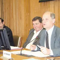 Jacques Chazalet, au centre, juge que des points de convergence peuvent être établis avec les éleveurs de l’Ouest de la France pour défendre un appui