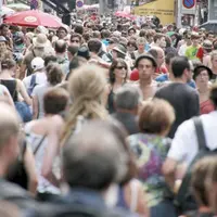 Premier poste de dépenses des festivaliers : la restauration devant les commerces.