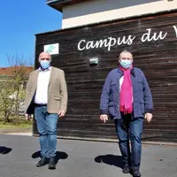 De gauche à droite : Karim Agnaou, directeur du centre ; Cyril Chouvelon, directeur adjoint de l'Adapei ; Alain Costes, président départemental.