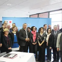Deuxième étape de sa visite cantalienne, Emmanuelle Wargon dans la cité sanfloraine.