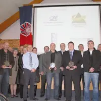 Les lauréats 2008, à l’issue de la cérémonie de remise des prix, jeudi soir à la Chambre de commerce et d’industrie.