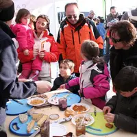 On s’est souvent bousculé pour déguster mais aussi échanger avec les producteurs.
