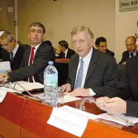 Vincent Descœur, président du Conseil général, appelle les élus à la vigilance pour l’étude du futur budget.