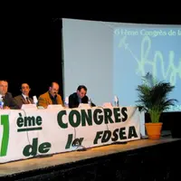 De gauche à droite, MM. Claude Cochonneau, Vice Président de la FNSEA, Jean-Philippe Viollet, Président de la FDSEA et de la Chambre d’Agriculture, Ph