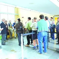 Des délégations du Limousin et d'Auvergne rejointes par Pierre Chevalier, président de la Fédération nationale bovine se sont rassemblées devant la Dr