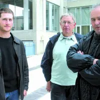 Florent Legay, producteur à Manzat, Gérard Brousse, président des producteurs de défense en Creuse et Régis Chomette, producteur à Busséol : « Nous so