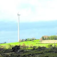 Le Massif central, un territoire prisé pour ses grands espaces et sa nature préservée, où les sources d'énergie nouvelle ont poussé comme des champign