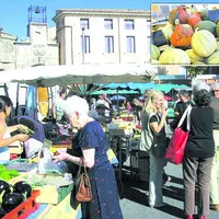 En 10 ans, le marché paysan d’Apt a su fédérer à la fois un important groupe de producteurs et d’éleveurs et des consommateurs curieux de découvrir le