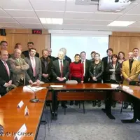 Les signataires du contrat.