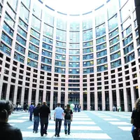 La cour intérieure du Parlement européen à Strasbourg.