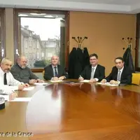 Les signataires, de gauche à droite : le colonel Olivier Pichard, le commissaire André Goepp, Francis Mathieu (Chambre de métiers), le préfet Claude S