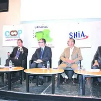 Patricia Lecadre (Cereopa), Jean-Michel Boussit (Thivat Nutrition animale), Sylvain Tostain (Saipol), Didier Bonhomme (éleveur) et Denis David (Socopa