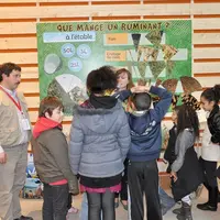 Pascal Lerousseau a présenté son travail à de jeunes gens des villes, lors du dernier Salon de l’agriculture de Paris.