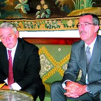 Jean Fabre, préfet de la Creuse (à gauche) et Jean-Paul Mosnier, le nouveau sous-préfet d’Aubusson.