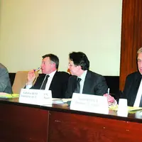 La tribune de l’assemblée générale des Anciens exploitants de la FNSEA, avec notamment Claude Berger, président (à gauche).