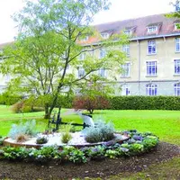 Le lycée est un des plus importants de France.