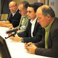 Bertrand Marquis et Didier Bayer, présidents des sections bovins et lait de la FRSEA, J.-Philippe Viollet, président de la FRSEA et B. Malabirade.