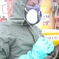 Il faut porter un masque à cartouche, une combinaison, des gants, toujours se laver immédiatement après utilisation.
