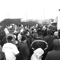 A l’appel des FDSEA du Centre et de la Sarthe et des JA, plus de 500 agriculteurs ont organisé des barrages filtrants sur les voies d’accès du site où