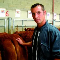 Pascal Touzet, et son veau Dédale, vendu pour 2 522,31 euros.