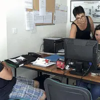 Corine Barthélemy, Claire Bruel et Jean-Christophe Roux, les agents de la fédération, sont à pied-d’œuvre pour répondre à toutes les sollicitations.