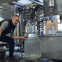 Couplée à l’eau de source lozérienne, la nouvelle chaudière d’Essenciagua permet un processus sans aucune chimie.