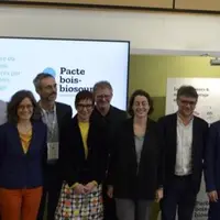 Les signataires du pacte bois-biosourcés lors du Salon de la transition énergétique BePositive.