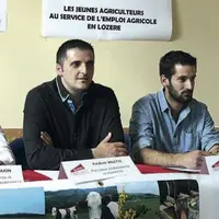 De gauche à droite : Eugénie Brajon, vice-présidente des Jeunes agriculteurs ; Frédéric Valette, président d’Agri emploi et de l’Adapefa ; Vincent Bon