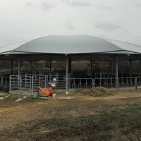 Le bâtiment fait 30 mètres de diamètre, pour une surface de 700 m².