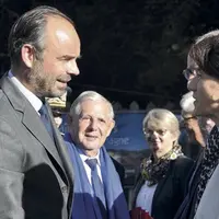 Échange entre le Premier ministre et la présidente du conseil départemental de Lozère, Sophie Pantel, qui siège au comité de Massif central.
