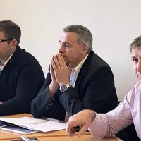 De gauche à droite : Nicolas Merle, président des JA Aura, Yannick Fialip et Michel Joux.