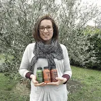 Charline Speziale propose des jus de fruits et légumes locaux, pressés à froid, non pasteurisés, sans additif et sans conservateur.