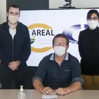 Frédéric Crueyze, à gauche sur la photo, est remplacé au poste de président d’Areal par Pierre Monteil (au centre). À droite de la photo se trouve Cha