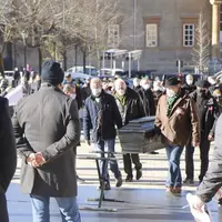 Près de 200 personnes se sont retrouvées sur le parvis de la cathédrale de Mende, lundi 23 novembre, à l’appel de l’Union des métiers et des industrie