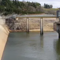 Principale retenue d'eau en amont de l'Allier et de la Loire, la retenue de Naussac est aujourd'hui remplie à moins du tiers de sa capacité, faute de