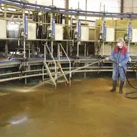 La réserve d’eau de l’exploitation donne la possibilité de laver sans modération.