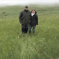 Christine et Bertrand Cayrel sur la prairie en compétition.