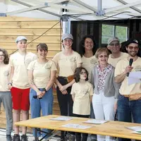 Dimanche 9 mai, la ferme équestre du Mazel a inauguré son arche de Noé, un nouveau bâtiment permettant d'accueillir plus d'animaux sur leur ferme cond
