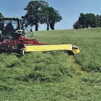 Plus le fourrage est récolté sec, plus la perte de feuilles (et donc de valeur alimentaire) est importante. Les essais du GIEE du Thaurion ont clairem
